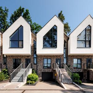 Таунхаус №37 (з гаражем, ділянка 1,5 сотки)