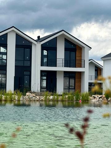 КМ Gardd House Eco Village