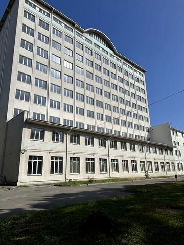 просп. Тракторобудівників, 2а