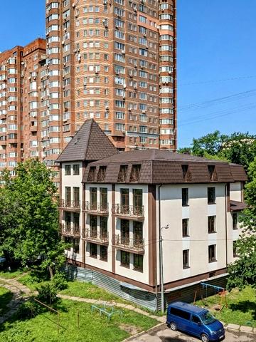 вул. Яслинська, 3