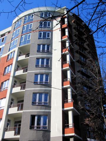 вул. Кримська, 107