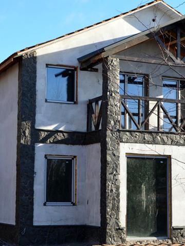 КМ Смарагдовий