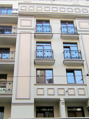 вул. Русових, 3