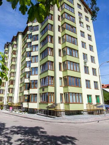 вул. Степана Бандери, 35