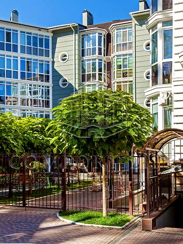 ЖК Британіка