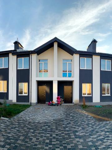 вул. Грушевського, 30, 32