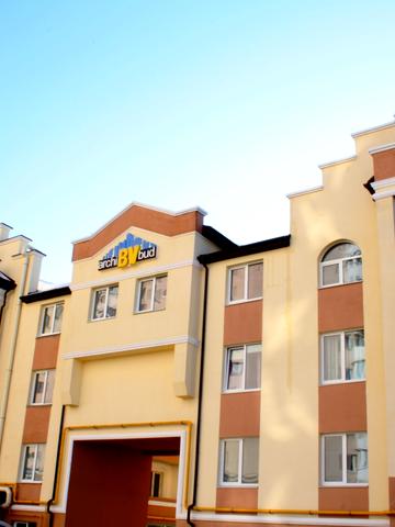 вул. Богдана Хмельницького, 15-17