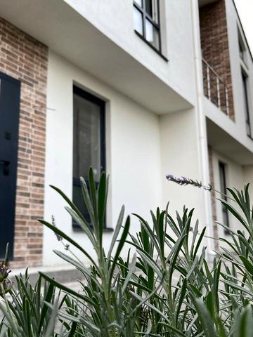 Таунхауси West Homes