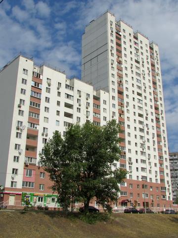 просп. Червоної Калини (Маяковського), 1-3