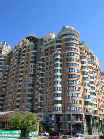 бул. Лесі Українки, 7б