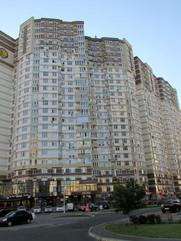 вул. Ахматової, 22