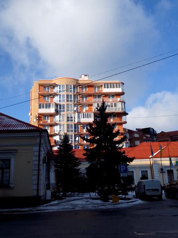 вул. Родини Барвінських, 2