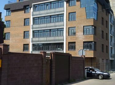 Статус будівництва Клубний будинок Donjon Будинок