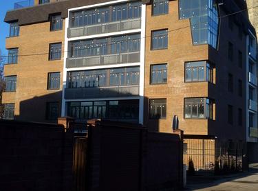 Статус будівництва Клубний будинок Donjon Будинок