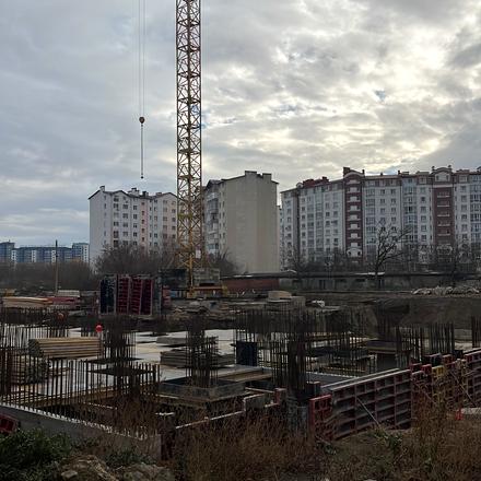 Ход строительства ул. Юлиана Целевича, 36, Дом, ноябрь 2025