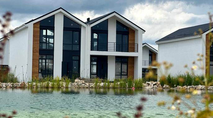КМ Gardd House Eco Village