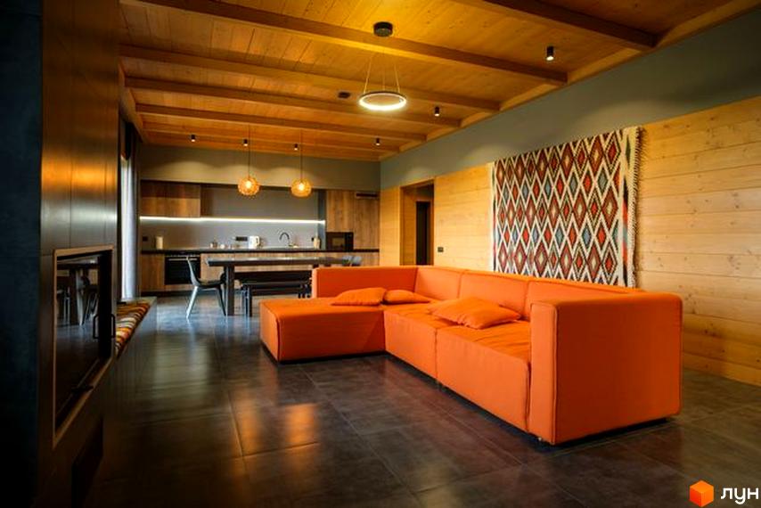 Panorama Chalet – це новий житловий комплекс з яскравим інтер'єром та сучасними меблями. Дизайн квартир виконаний у стилі шале з дерев'яними елементами та великою кількістю світла.