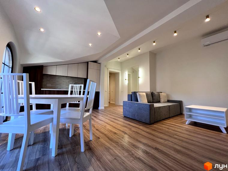 Житловий комплекс Shayan lux house: світлий інтер'єр з обідньою зоною та диваном. Сучасний дизайн та функціональне планування.