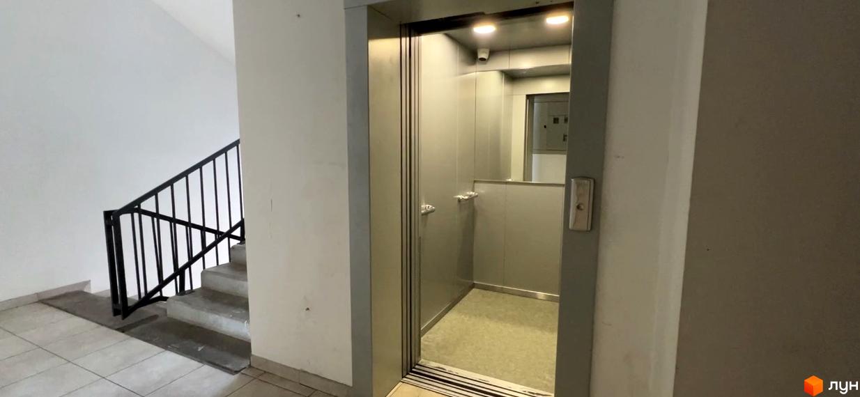 Зовнішній вигляд новобудови ЖК Scandia: сучасний ліфт та сходи. Огляд житлового комплексу.