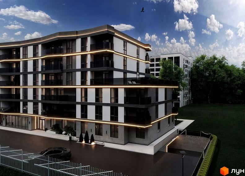 Новобудова ЖК Riviera Residence з вигнутими фасадами, скляними балконами та підсвіткою. На прибудинковій території зелений газон, дерева та парковка.