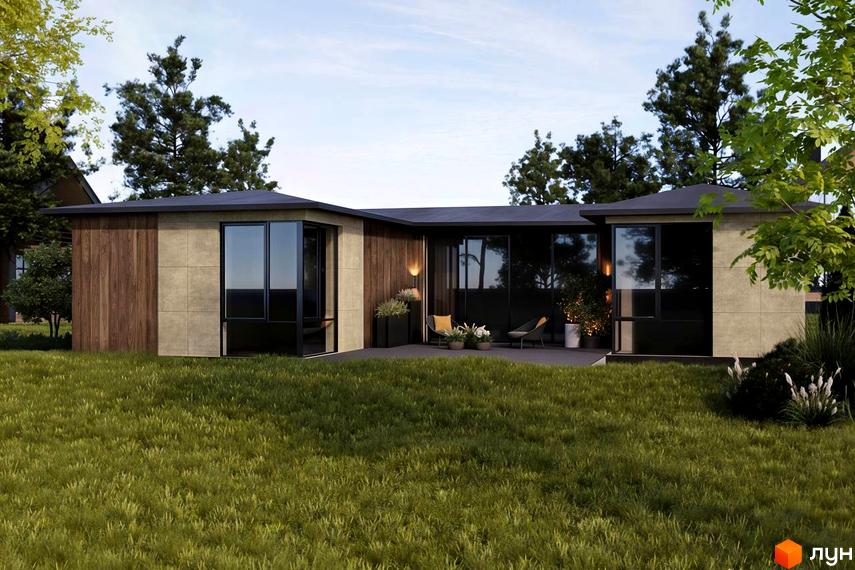 Зовнішній вигляд будинку котеджного містечка КМ NOA з великими вікнами та дерев'яним фасадом, оточений зеленою травою та деревами. Прибудинкова територія з терасою та меблями.