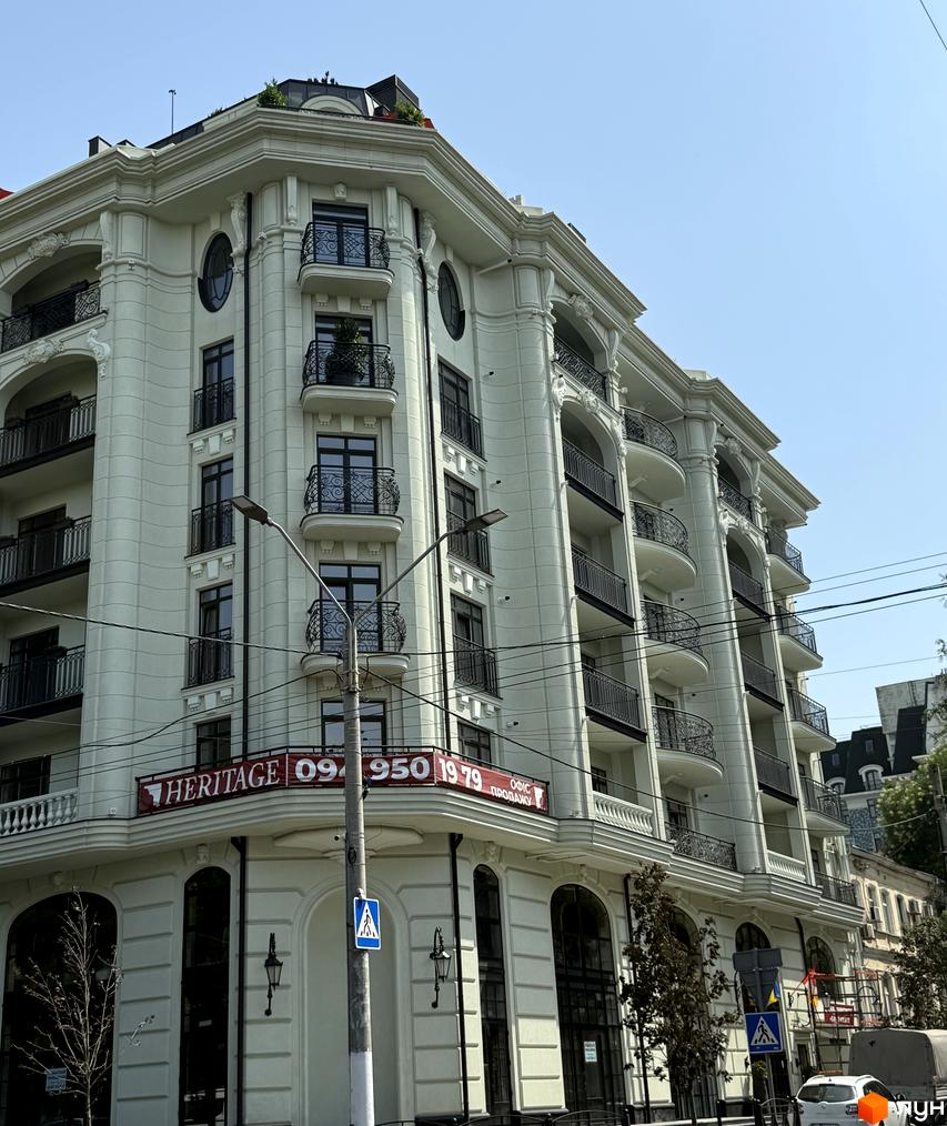 Фасад новобудови 