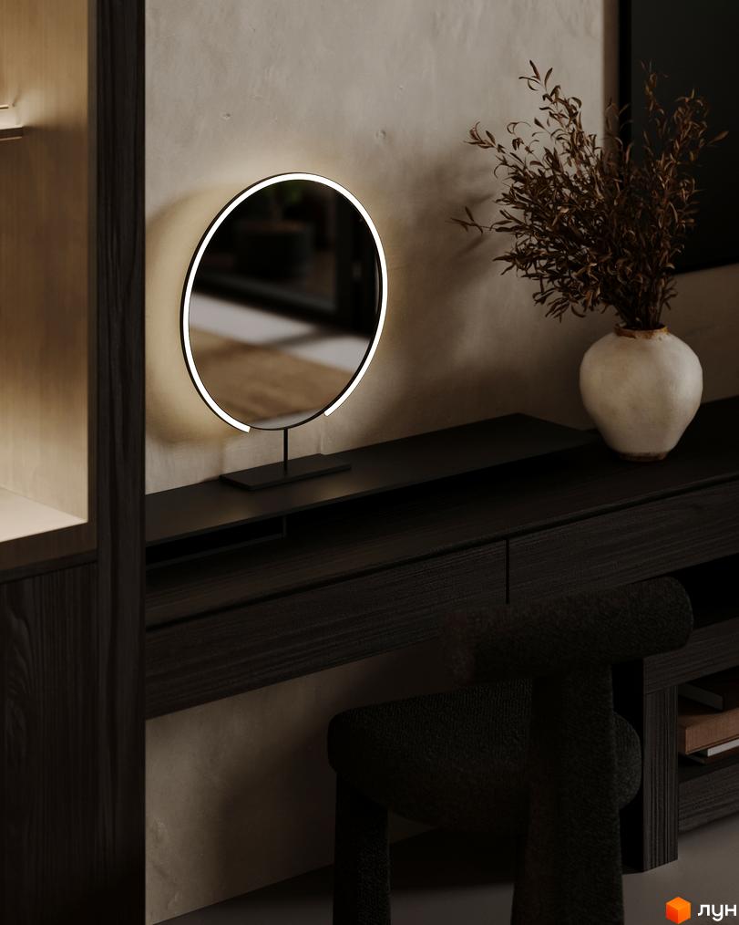 Апарт-комплекс PHOENIX MEDICAL RESORT: сучасний інтер'єр спальні з круглим дзеркалом з підсвіткою та декором.