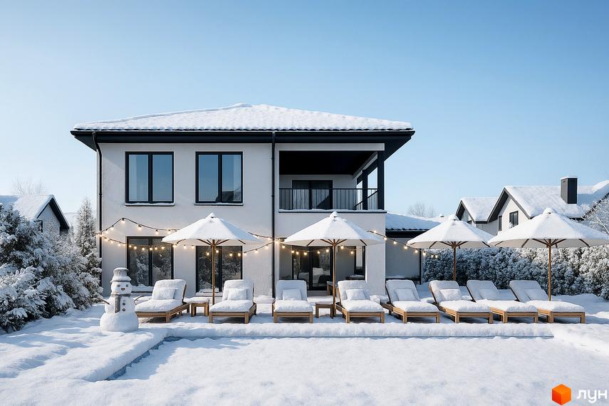 Котеджне містечко Буде Дім. Годовиця SPA: білий двоповерховий будинок з балконом та засніженим двором, де стоять шезлонги та парасольки.