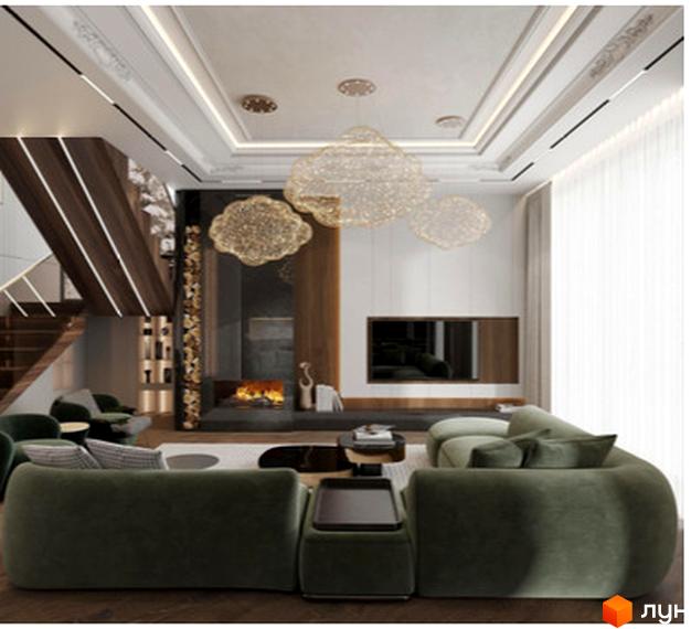 Сучасний інтер'єр вітальні з м'якими меблями та каміном. Простора зона для відпочинку з великими вікнами та освітленням.