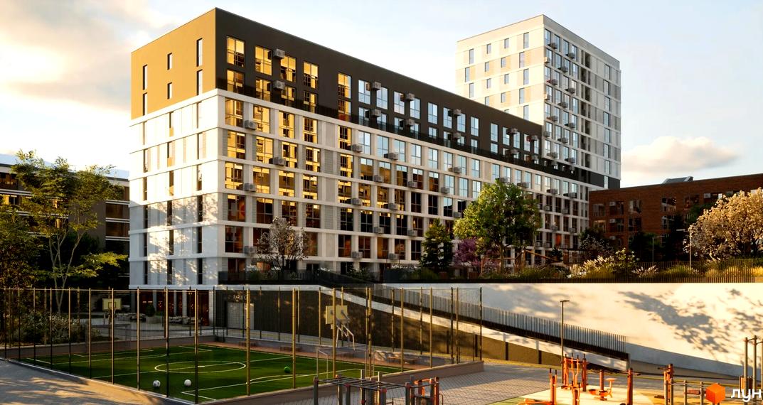 Житловий комплекс Свідомі з багатоповерховими будинками та фасадами темного і світлого кольорів. На території є спортивний майданчик з футбольним полем та тренажерами.