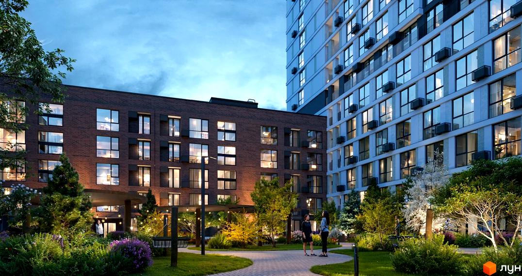 Житловий комплекс Свідомі має багатоповерховий світлий будинок та нижчий цегляний, з облаштованою прибудинковою територією, зеленими насадженнями та доріжками.