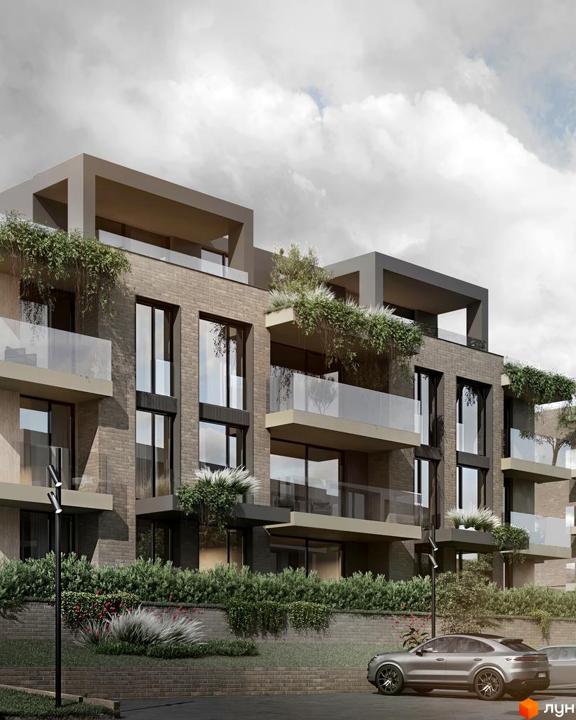 Житловий комплекс SHERWOOD з цегляним фасадом, скляними балконами та зеленню на терасах. На прибудинковій території розташовані зелені насадження та парковка.