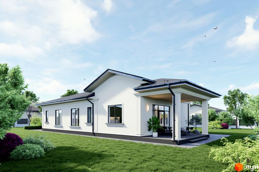 Білий одноповерховий будинок з темним дахом та критою терасою. Прибудинкова територія має доглянутий газон та зелені дерева Котеджного містечка Срібна алея.