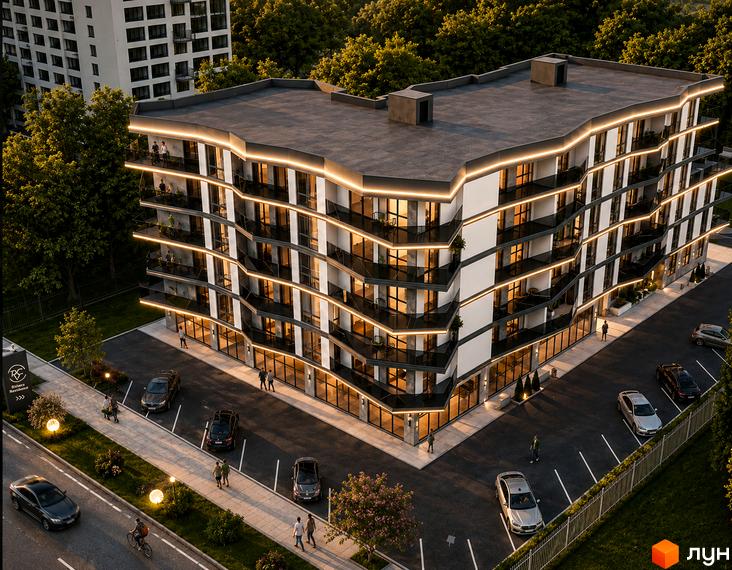 Новобудова Riviera Residence з хвилястим фасадом, балконами та підсвічуванням. Прибудинкова територія з дорогою, парковкою та зеленими насадженнями.