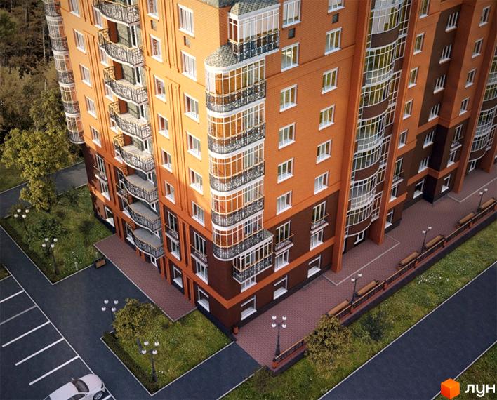 Новобудова на вул. Козака, 14. Цегляний будинок з балконами та скляними еркерами. Поруч розташовані парковка, зелена зона з лавками та ліхтарями.