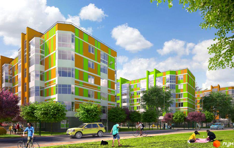 Житловий комплекс Позитив – це яскрава новобудова з жовто-зеленими фасадами та скляними балконами. На прибудинковій території розташовані дерева, зелена зона для відпочинку та дорога з автомобілями.