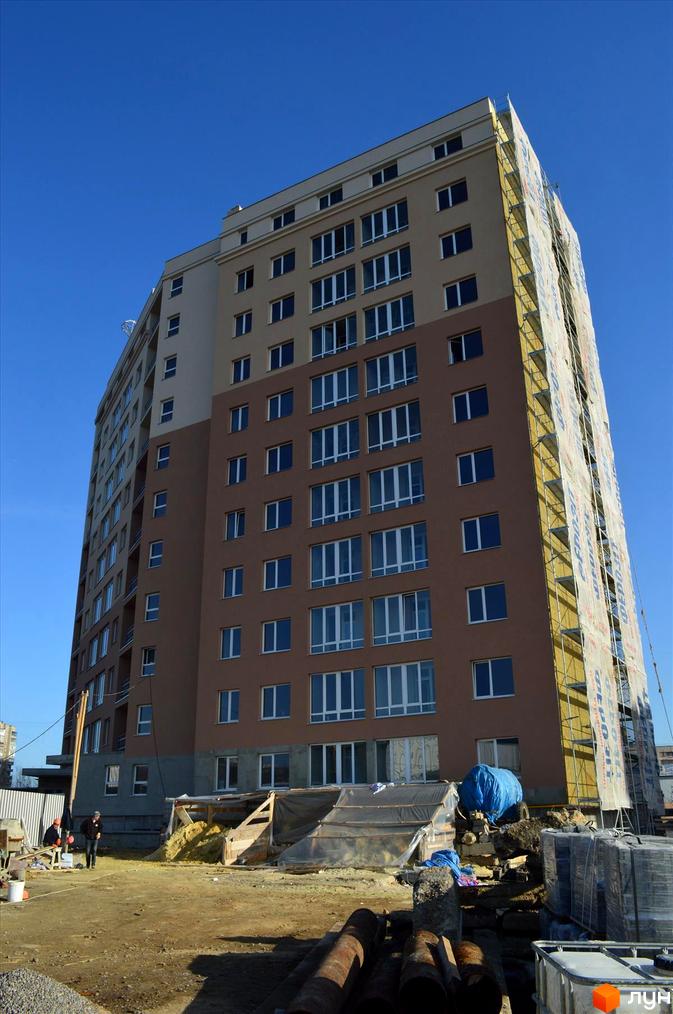 Вид на багатоповерховий житловий комплекс 