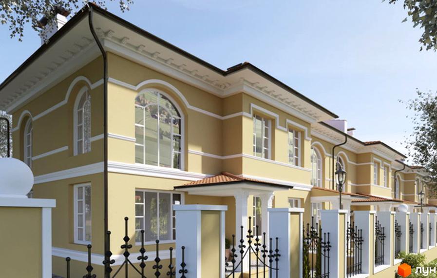 Котеджне містечко КМ Санжейка люкс - фасади двоповерхових будинків жовтого кольору з білими декоративними елементами та арочними вікнами. Огороджена територія з кованими парканами та колонами.