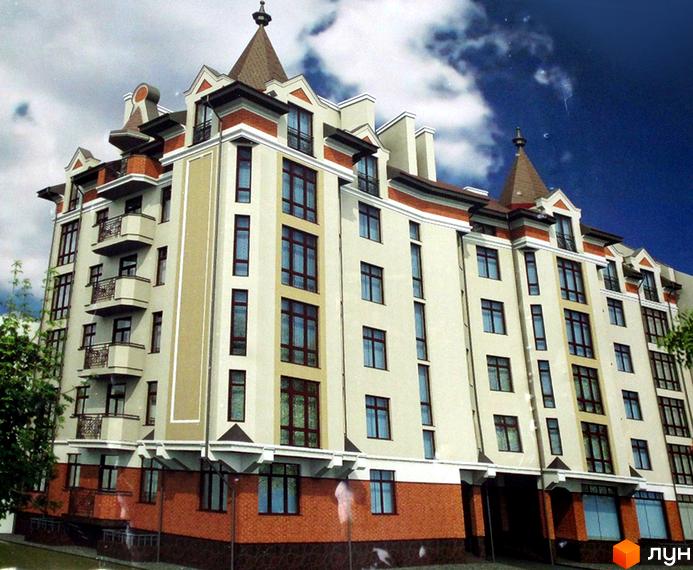 Новобудова на вул. Лисенка, 16/20. Багатоповерховий будинок зі світлим фасадом, коричневими вікнами, балконами та цегляним цоколем, оточений зеленню.