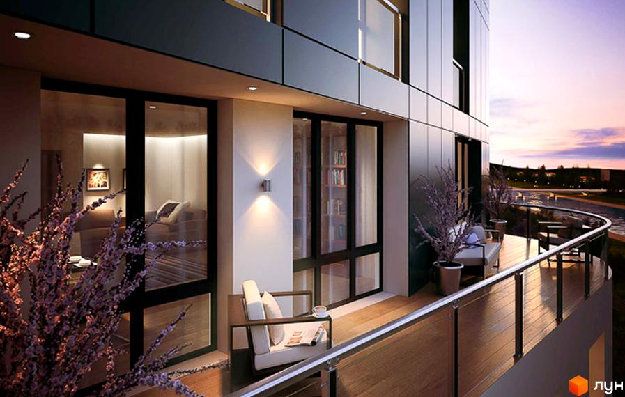 Сучасний балкон ЖК Парус Riverside з видом на річку та місто на заході сонця. Затишні меблі та квітучі рослини створюють атмосферу комфорту.