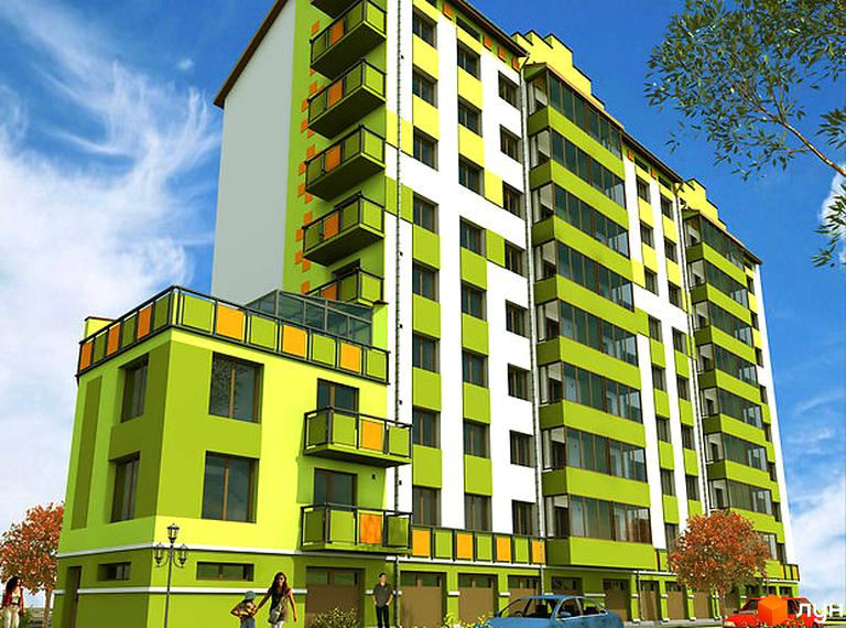 Житловий комплекс Зелений двір: яскрава новобудова з зеленими та помаранчевими балконами. Навколо будинку дерева та блакитне небо.