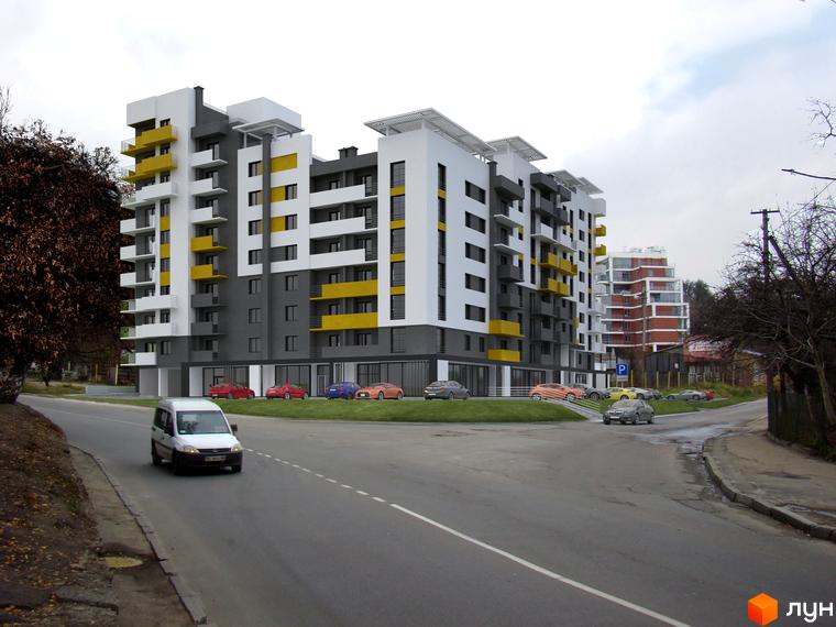 Багатоповерховий будинок з жовтими балконами та сірими вставками, розташований біля дороги. На території є парковка для автомобілів.