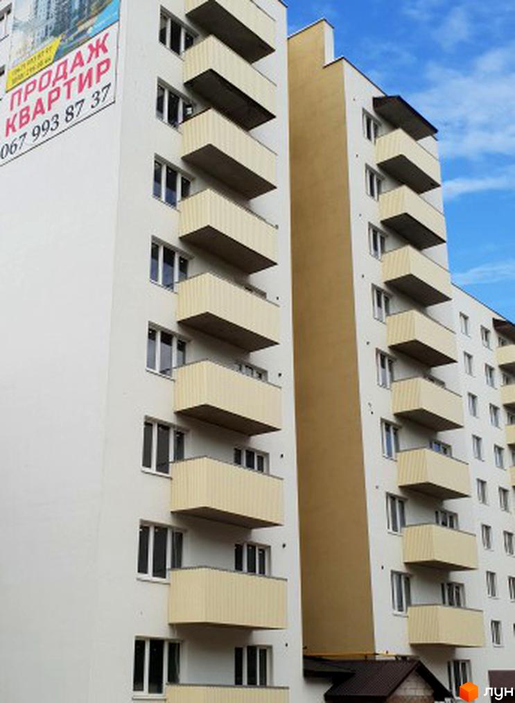 Будинок з балконами та вікнами на вулиці Тарнавського, 7. Зовнішній вигляд новобудови.