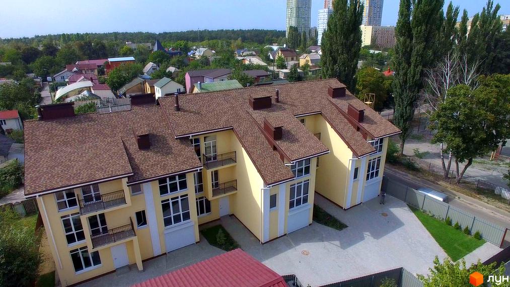 Ряд таунхаусів