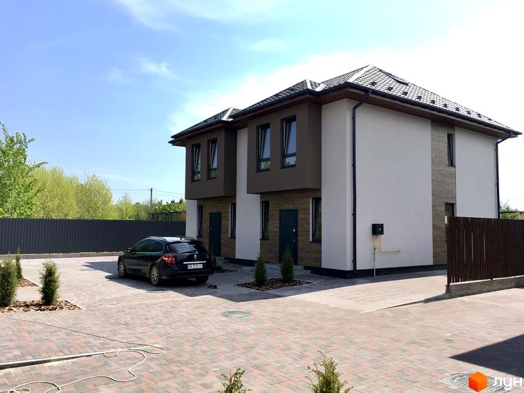 Будинок дуплекс 