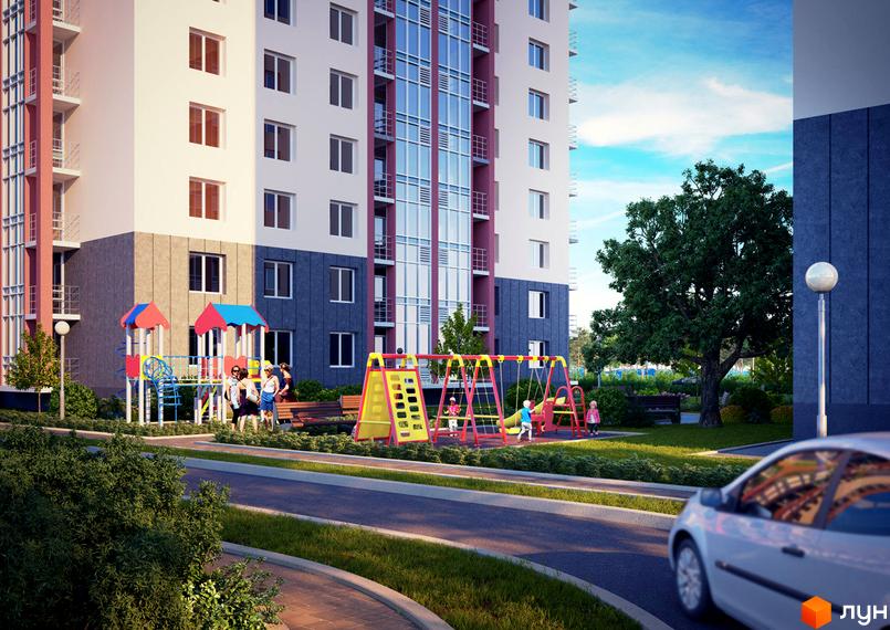 Житловий комплекс Оберіг: багатоповерховий будинок з фасадом біло-сірого кольору, червоними та синіми елементами. Поруч дитячий майданчик з гойдалками та гірками, зелена зона з деревами та лавками.