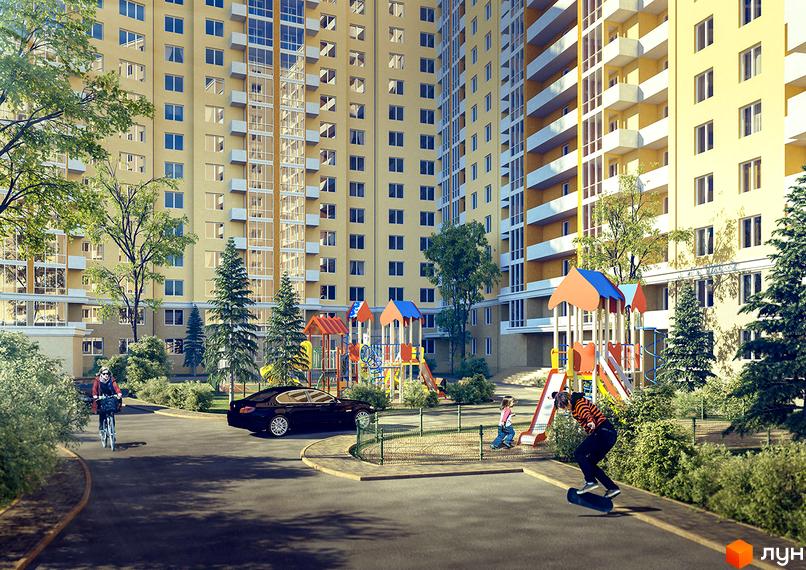 Багатоповерхові будинки Житлового комплексу Новомостицький з жовтими фасадами та білими балконами. На прибудинковій території дитячі майданчики, зелені насадження та дорога.