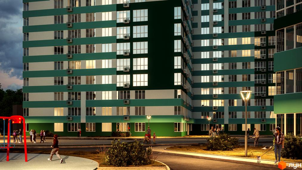 Зовнішній вигляд будинку ЖК Альтаїр-3 з зеленими та білими смугами та численними вікнами. На прибудинковій території видно людей, дитячий майданчик та вуличне освітлення.