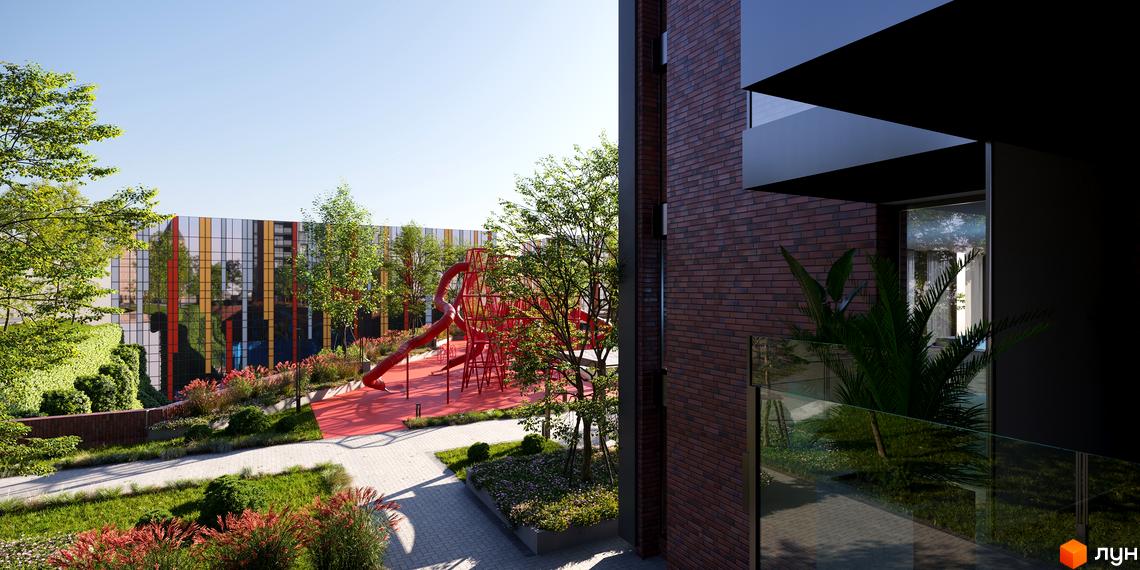 БФК MAYAK: цегляна новобудова з балконами та скляними огорожами. Прибудинкова територія з дитячим майданчиком, деревами та кущами.