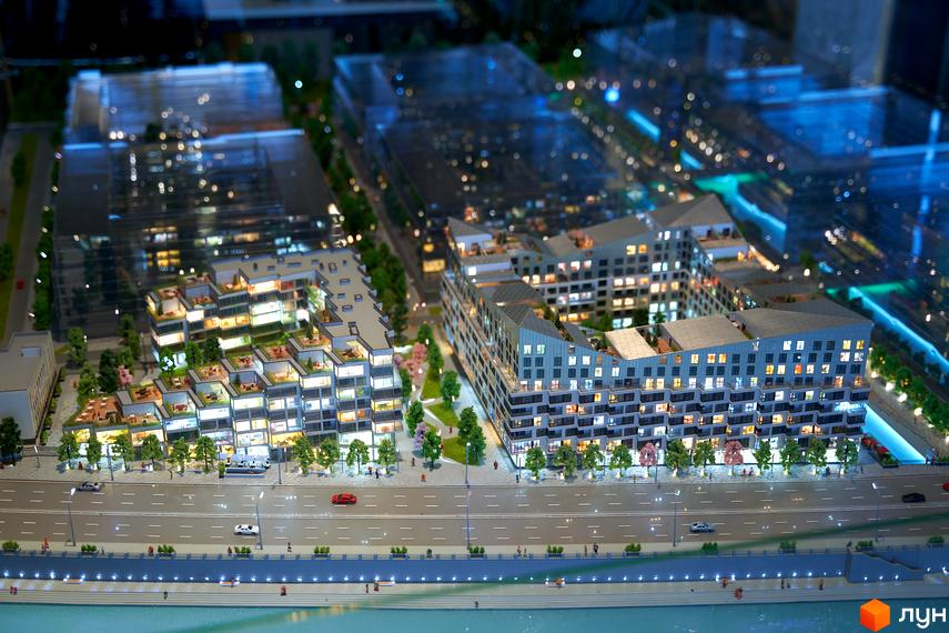 Житловий район Rybalsky - сучасний комплекс з багаторівневими терасами та панорамними вікнами. Набережна з пішохідною зоною та зеленими насадженнями.